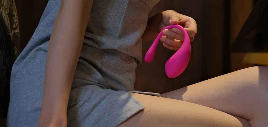 What is the pink sex toy girls use in cams ?